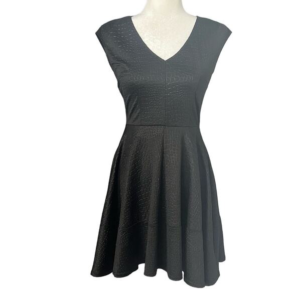 Red- Saks Fifth Avenue Woman’s Black Cap Sleeve Cocktail Mini Dress- Size S - Picture 1 of 11